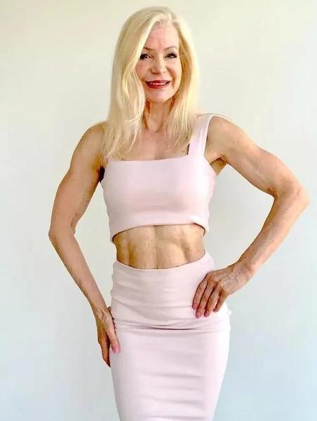 澳洲健身女王_澳大利亚健身女神_女神澳大利亚健身视频