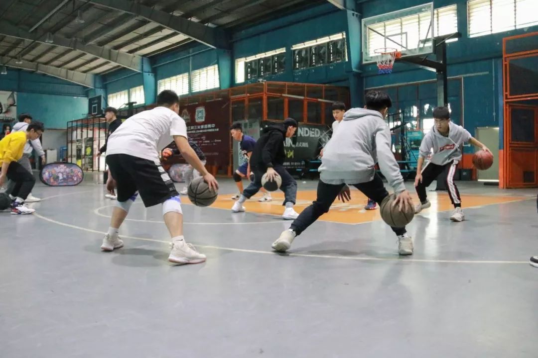 光明篮球学校_光明篮球训练营_光明坝篮球赛冠军名单