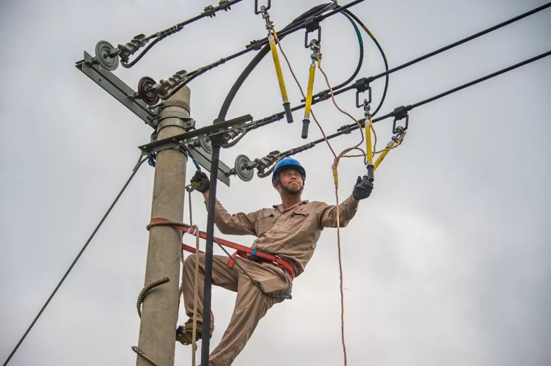 悠闲足球赛冠军是谁_悠闲足球赛冠军_悠悠足球