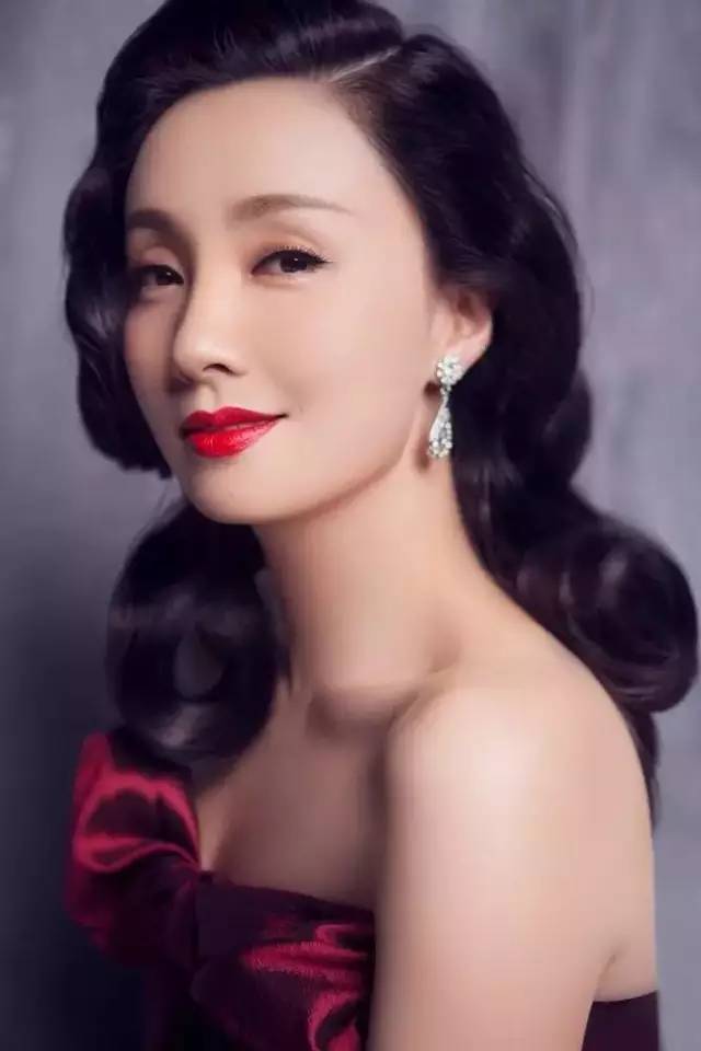 姜文文游泳冠军是哪一年_姜文获奖记录_姜涵文游泳