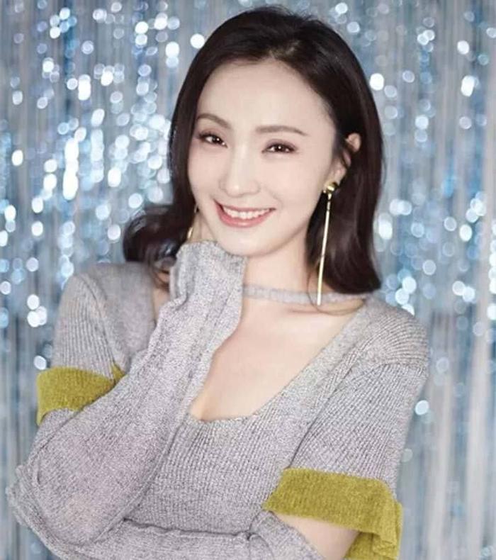 姜文文游泳冠军是哪一年_姜文获奖记录_姜涵文游泳