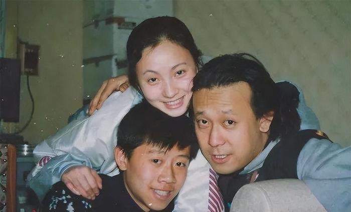姜涵文游泳_姜文文游泳冠军是哪一年_姜文获奖记录