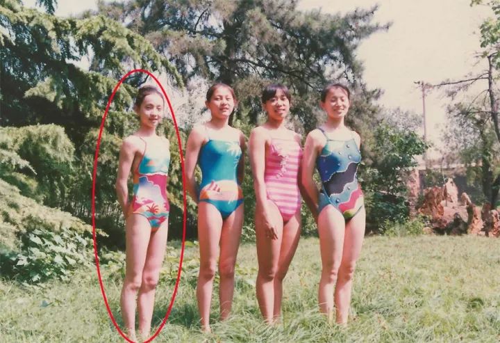 姜文游泳照_姜文文游泳冠军是哪一年_姜涵文游泳