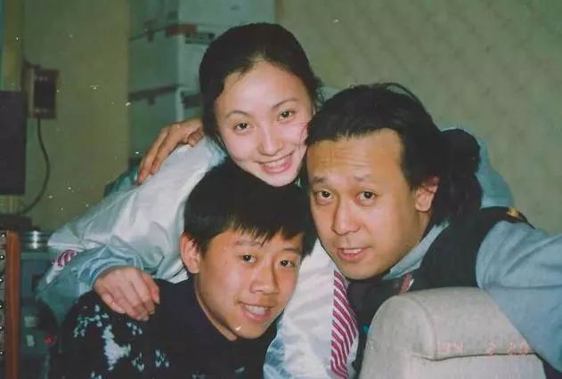 姜文文游泳冠军是哪一年_姜文游泳照_姜涵文游泳