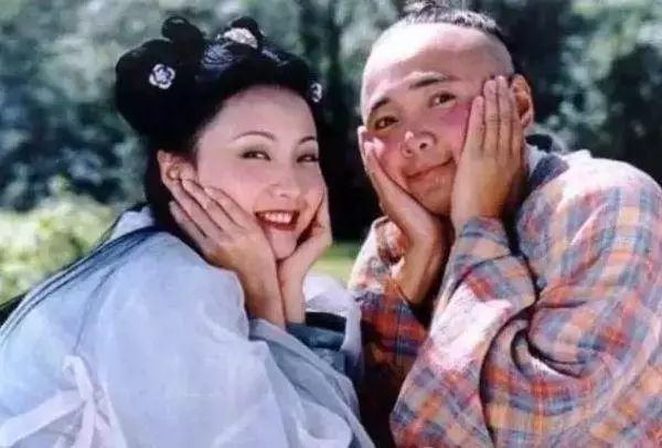姜文文游泳冠军是哪一年_姜文游泳照_姜涵文游泳