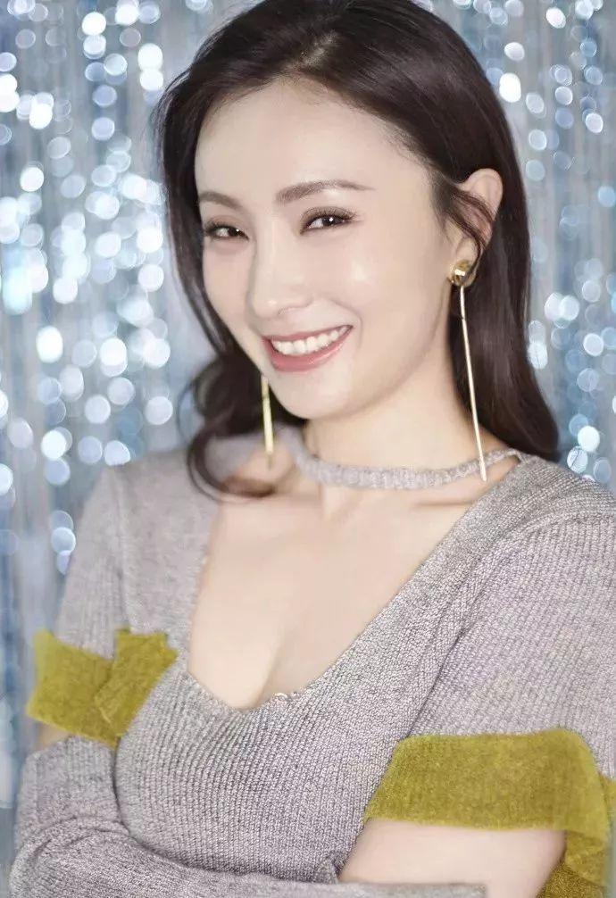 她是花式游泳冠军，一次偶然开启演艺之路，25岁已成双料影后  | 金鸡百花·光影魅力