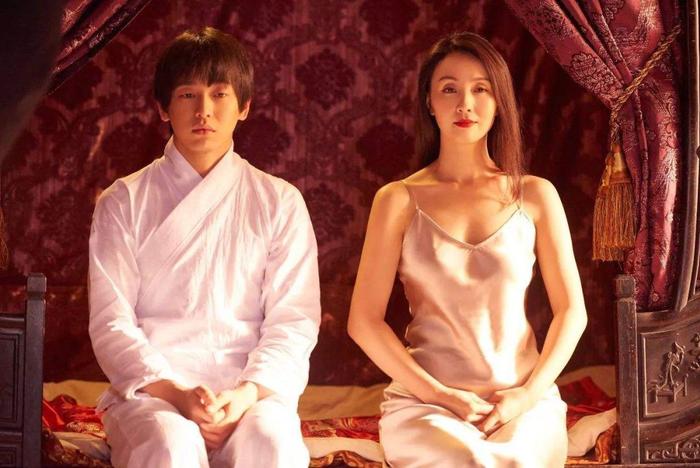 她是花式游泳冠军，一次偶然开启演艺之路，25岁已成双料影后  | 金鸡百花·光影魅力